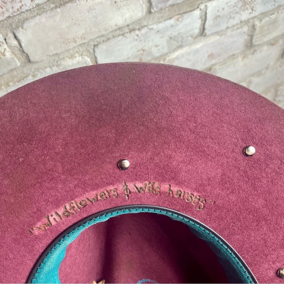 NWT Custom Designed Hat "Wildflowers and Wild Horses” - Picture 8 of 10